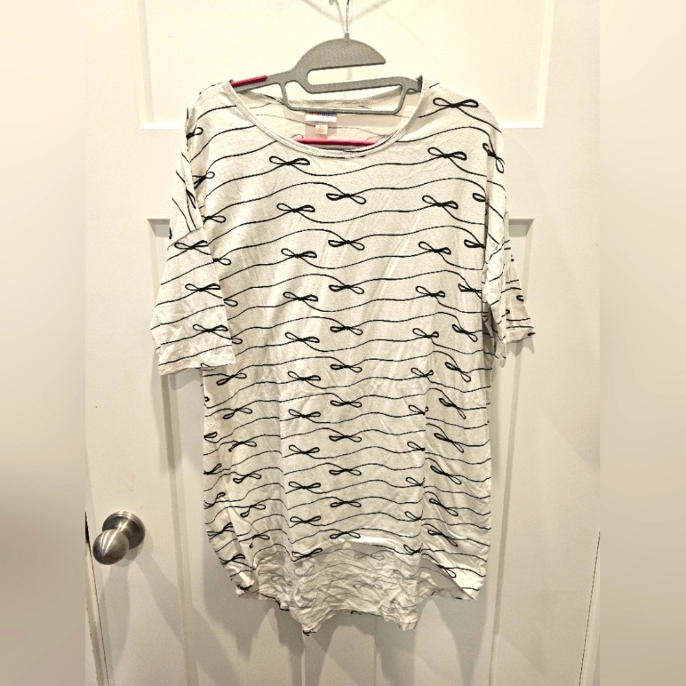 LuLaRoe XS Irma Tunic Top White Black Bow Stripe High Low Hem Modal Blend"